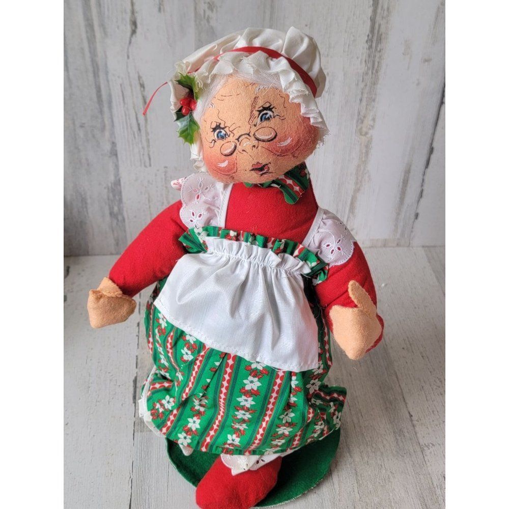 Vintage 16" Annalee Mrs clause green apron Xmas figure mistletoe‎